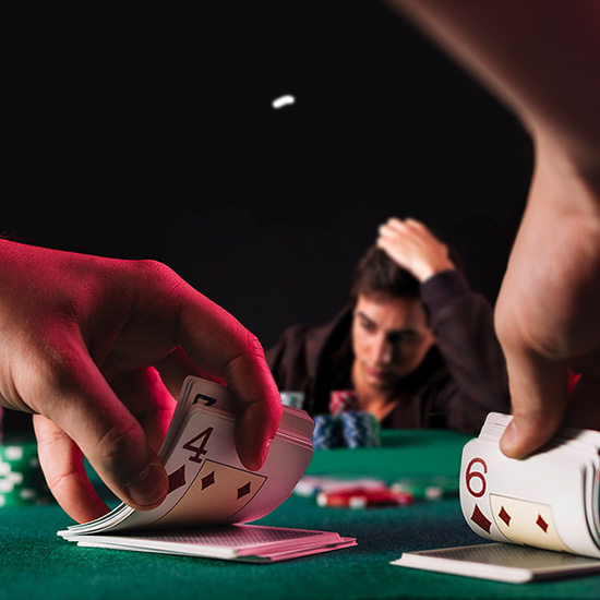 Лудомания (от лат. «лудо» - играю и «мания» - страсть) – это патологическое пристрастие к азартным играм, неконтролируемое человеком.